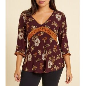 Quizz Bazaar flowy floral boho burgundy top SZ L lace detailing